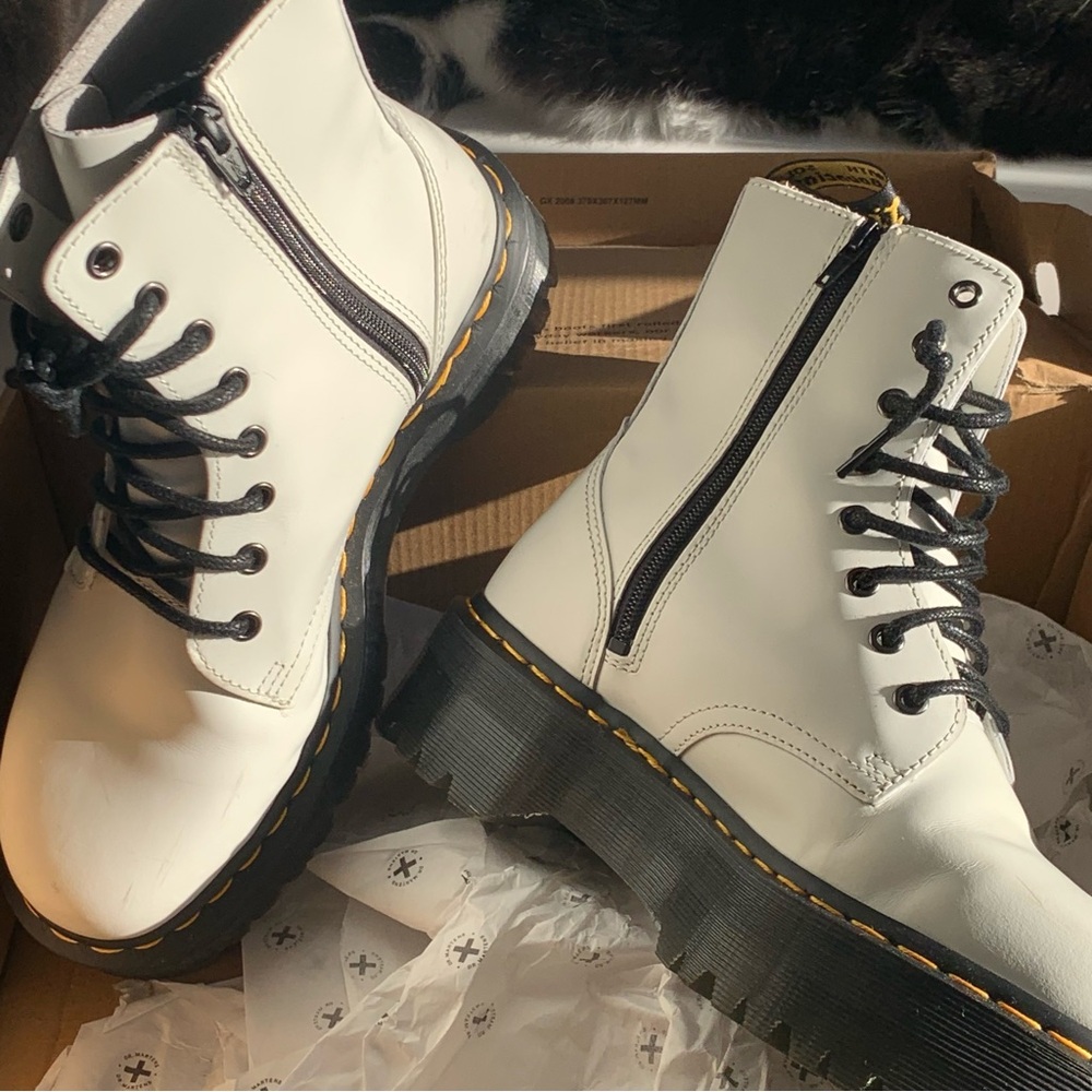 FP Dr. Doc Martens Jadon white polished smooth lace up ankle combat boots size 9